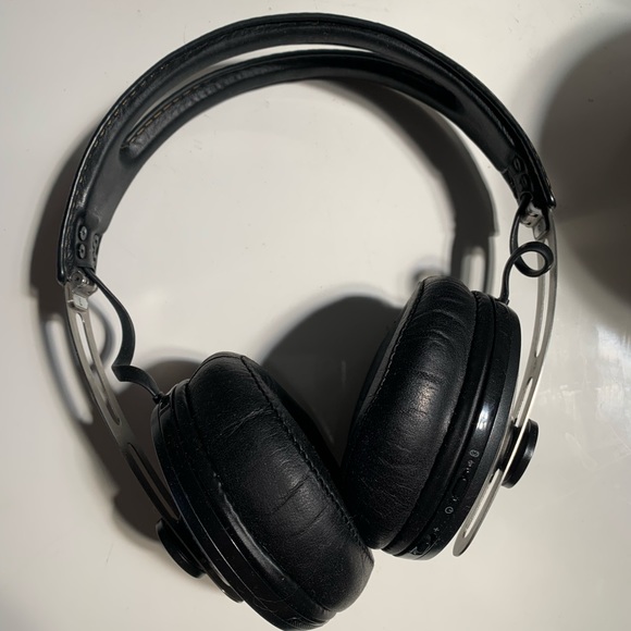 Sennheiser HD1 Wireless Headphones with Active Noise